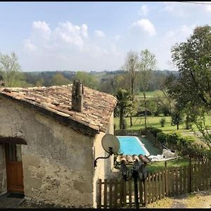 Les Gîtes du Hameau avec piscine Castelnau-sur-Gupie Exterior photo