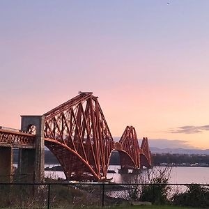 Villa Three Bridges Waterfront à North Queensferry Exterior photo