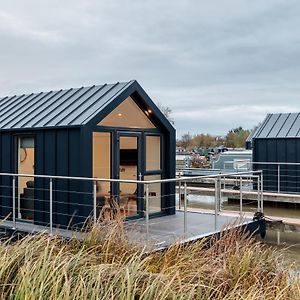 Appartement Tattenhall Marina Floating Pods à Hargrave Exterior photo