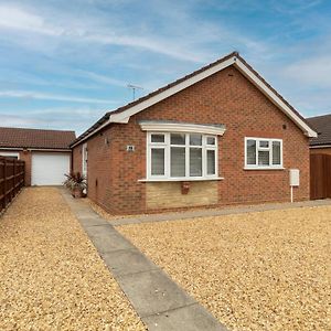 Villa Cedar Drive, Holbeach - 1 To 4 - Self Catering Exterior photo