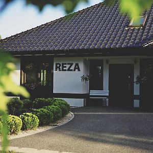Villa Reza à Bełchatów Exterior photo