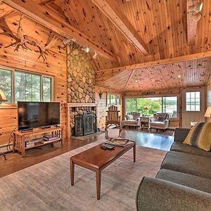 Villa Lakefront Petoskey Abode - Deck, Grill And Boat Dock Exterior photo