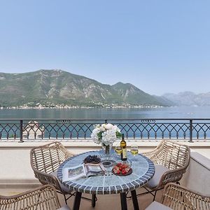 Appartement Penthouse On The Bay à Kotor Exterior photo