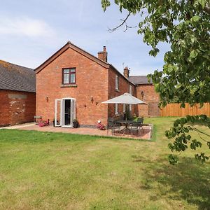 Villa Hill Farm à Nantwich Exterior photo