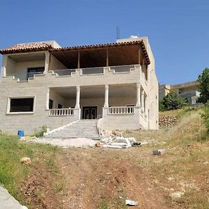 Villa Furnished House بيت مفروش ابو فارس à ‘Ajlūn Exterior photo