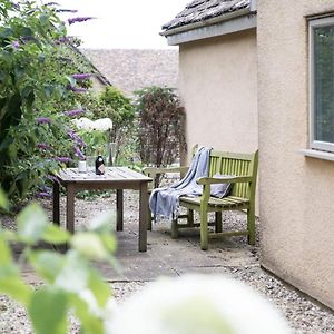 Villa The Butlers Bungalow Beverston Castle à Tetbury Exterior photo