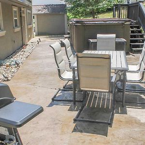 Lake Of The Ozarks Escape With Patio! Roach Exterior photo