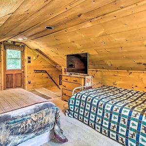 Villa Secluded And Quiet Pocono Mountain Cabin With Hot Tub! à Kunkletown Exterior photo