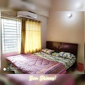 Appartement Dac Peaceful Ac King Bed Wifi & 24Hr Security à Dhaka Exterior photo