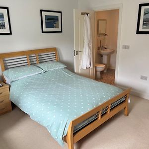 Peterborough, Hampton Vale Lakeside En-Suite Large Double Bedroom With Great Modern Facilities Exterior photo