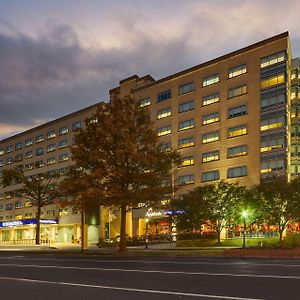 Hotel Doubletree By Hilton St. Louis Forest Park Exterior photo