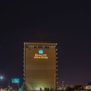 Quality Inn & Suites Cincinnati Exterior photo