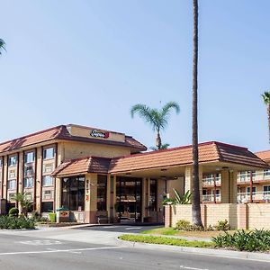 Hotel Super 8 By Wyndham Anaheim/Disneyland Drive Exterior photo