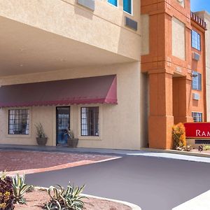 Hotel Ramada By Wyndham Culver City à Los Angeles Exterior photo