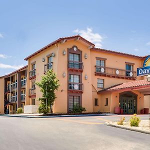 Days Inn By Wyndham Birmingham/West Exterior photo