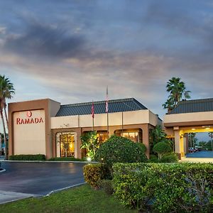 Hotel Ramada By Wyndham Orlando Florida Mall Exterior photo