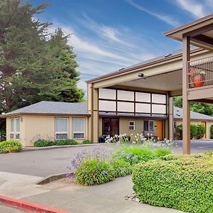 Days Inn & Suites By Wyndham Arcata Exterior photo