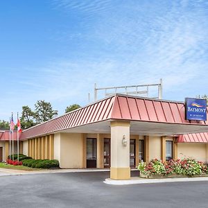 Hotel Baymont By Wyndham Queensbury/Lake George Exterior photo