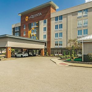 Hotel La Quinta By Wyndham Cleveland Airport West à North Olmsted Exterior photo