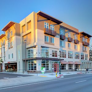 Holiday Inn Windsor - Wine Country By Ihg Exterior photo