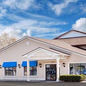 Motel Howard Johnson By Wyndham Niagara Falls Exterior photo