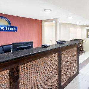 Days Inn By Wyndham Geneva/Finger Lakes Exterior photo