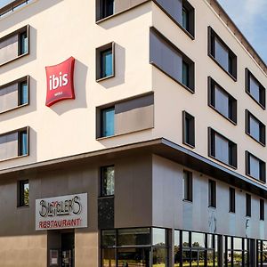 Hotel ibis Saint Quentin en Yvelines - Vélodrome à Montigny-le-Bretonneux Exterior photo