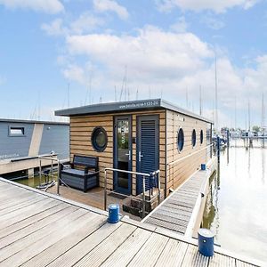 Hotel Comfortable Houseboat In Volendam Marina Exterior photo