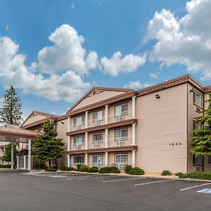 Comfort Inn Mount Shasta Area Weed Exterior photo