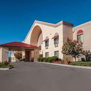 Quality Inn & Suites Farmington Exterior photo