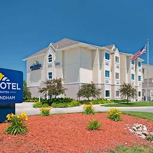 Microtel Inn & Suites By Wyndham Bluffs Council Bluffs Exterior photo