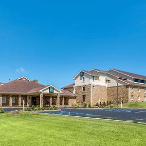 Quality Inn & Suites Bedford West Exterior photo