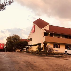 Red Roof Inn Bridgeton Exterior photo