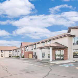 Days Inn By Wyndham Mitchell Sd Exterior photo