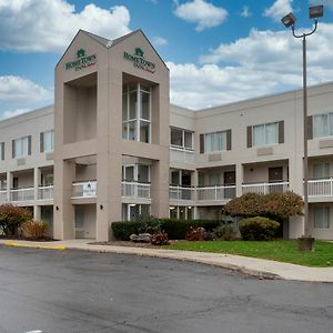 Hometown Inn By Red Roof East Syracuse Exterior photo