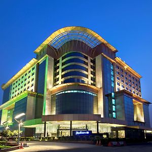 Hotel Radisson Blu Kaushambi Delhi Ncr à Ghaziabad Exterior photo