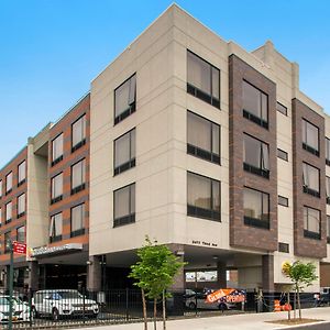 Comfort Inn & Suites Near Stadium New York Exterior photo