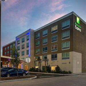 Holiday Inn Express Orlando - South Park By Ihg Williamsburg Exterior photo