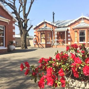 Tom's Place Guest House Harrismith Exterior photo