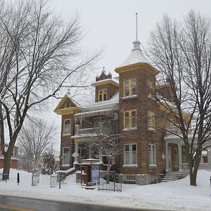 Bed and Breakfast Le 100 St-Laurent à Louiseville Exterior photo