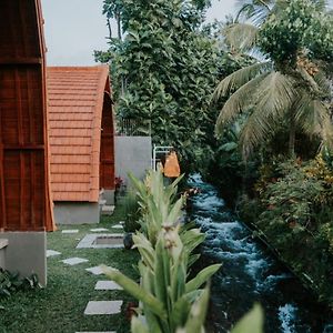 Bed and Breakfast Kubu River View à Ambengan Exterior photo