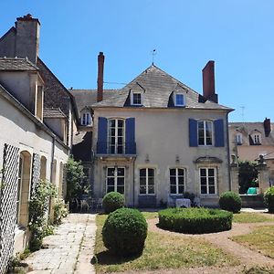 Bed and Breakfast Maison Zola à Saint-Amand-Mont-Rond Exterior photo