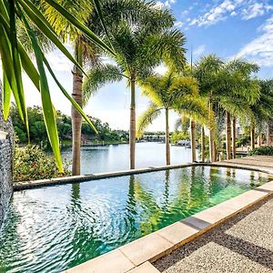Villa Luxe Bayview Oasis With Dream Waterfront Pool à Stuart Park Exterior photo