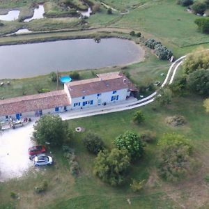 Bed and Breakfast Moulin De Mauzac à Saint-Just-Luzac Exterior photo