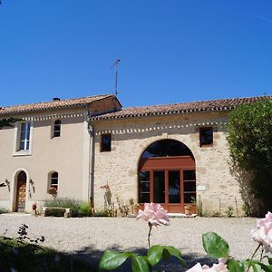 Bed and Breakfast Chateau Le Livey à Saint-Pierre-d'Aurillac Exterior photo