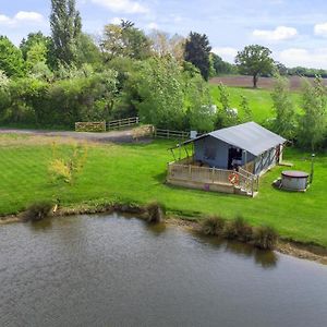 Villa Finest Retreats - The Herdwick Safari Tent à Hertford Exterior photo