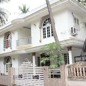 Hotel Jj'S White House à Thrissur Exterior photo