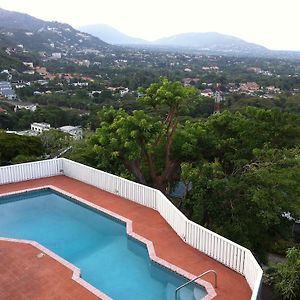 Bed and breakfast Hill Top Kingston Jamaica Exterior photo