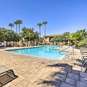 Sunny First-Floor Phoenix Condo With Community Pool Exterior photo