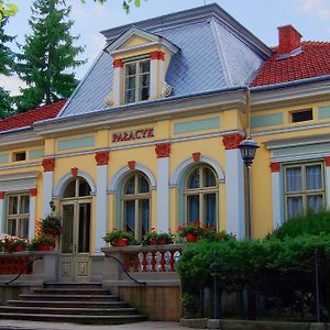 Bed and Breakfast Pensjonat Palacyk à Łańcut Exterior photo